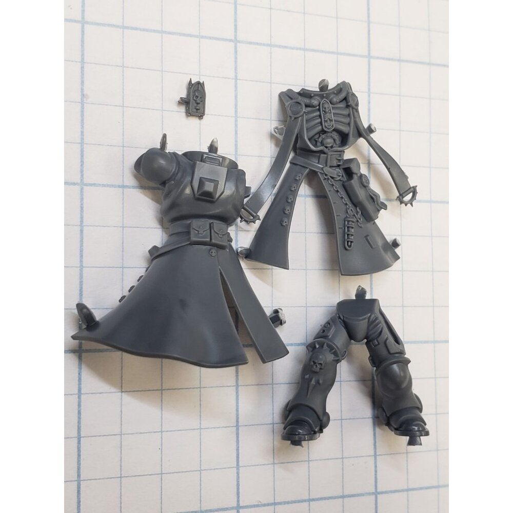40k Space Marine Bits Primaris Chaplain Robed Armored Torso Legs Set #01 - Picture 3 of 6